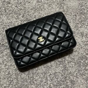 Chanel small crossbody shoulder bag, used